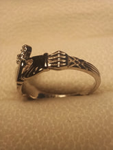 Load image into Gallery viewer, Woman's Sterling Silver Claddagh Ring