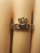 Load image into Gallery viewer, Woman's Sterling Silver Claddagh Ring