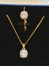 Load image into Gallery viewer, Swarovski Zirconia Ring & Pendant Set